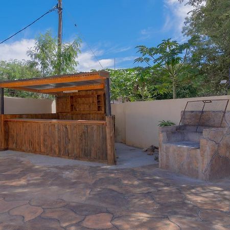 Green Lagoon Guest House Gaborone Buitenkant foto