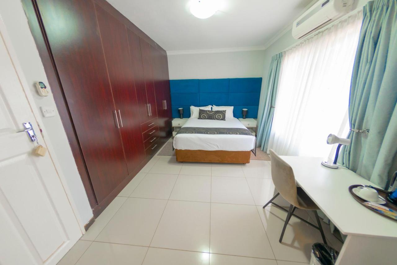 Green Lagoon Guest House Gaborone Buitenkant foto