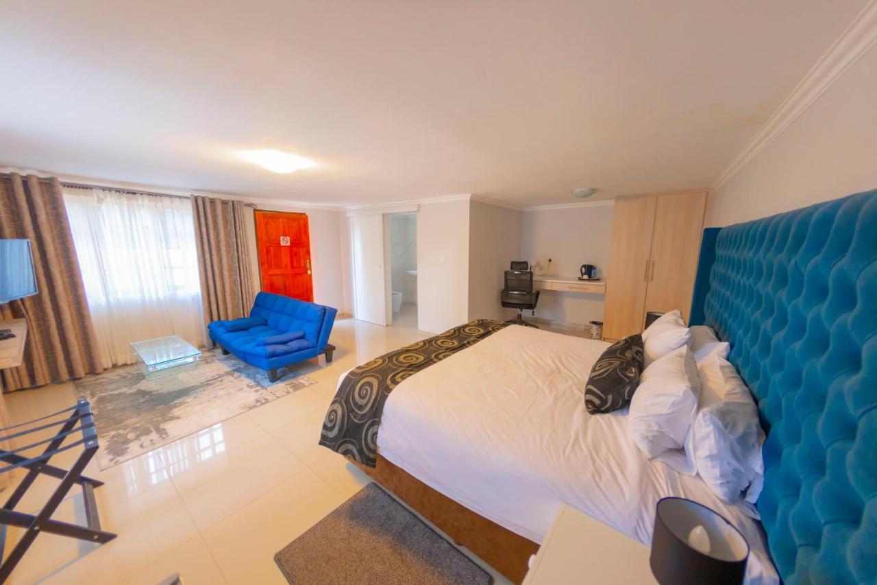 Green Lagoon Guest House Gaborone Buitenkant foto